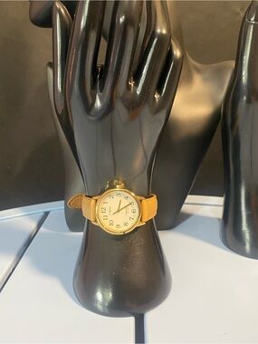 Timex Women's Vintage Intaglio Quartz Watch Beige Band